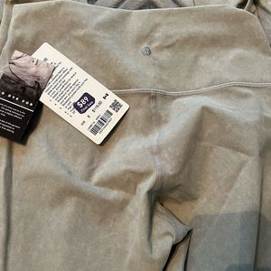 Lululemon size 8 Wunder under Tights-new with tags